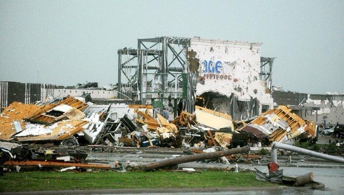 “Texarkana Hit by Tornado: Tears, Struggle, and Unity”