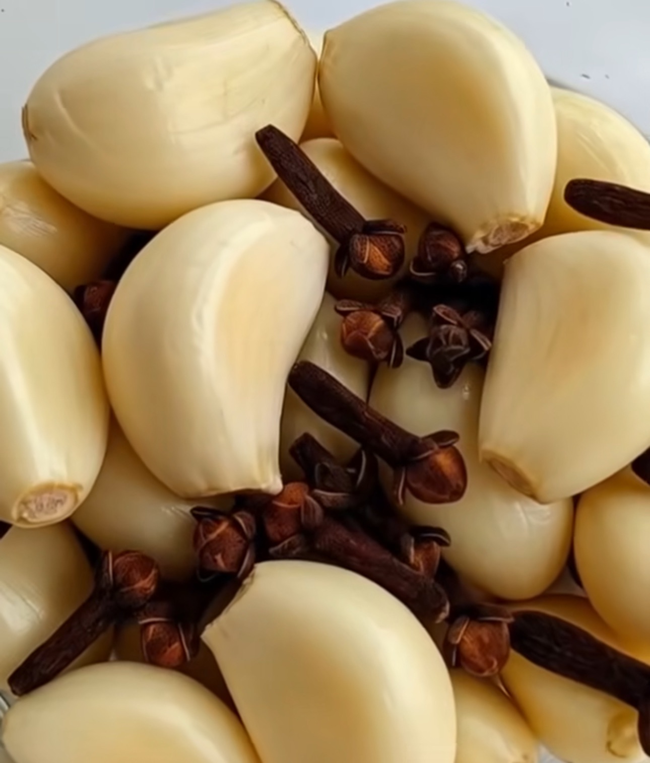 Garlic and cloves: two treasures for health